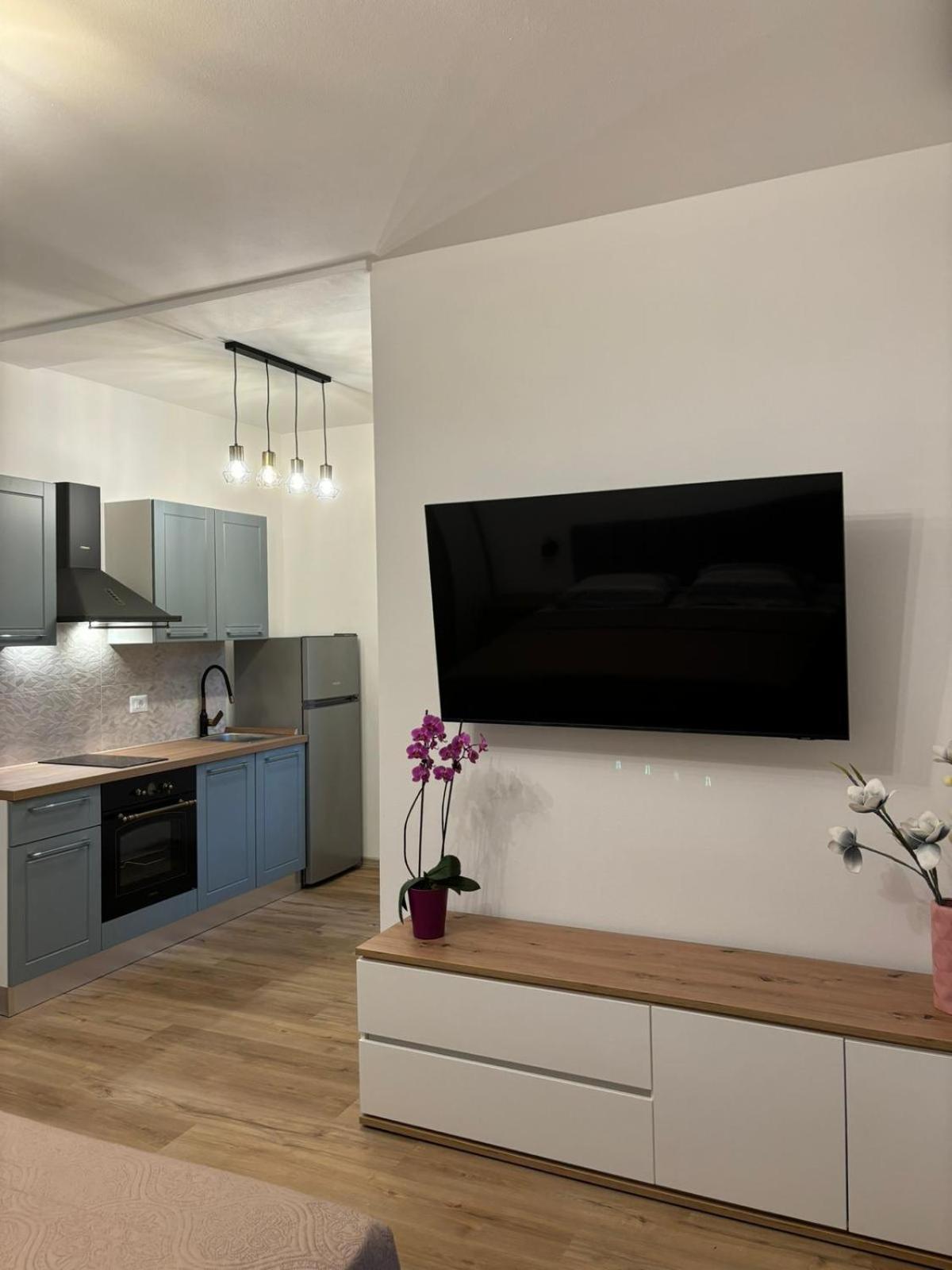 Apartment And Room Marlen Rovinjsko Selo Exterior photo